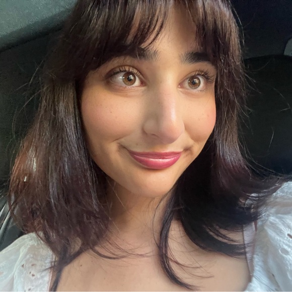 Meet your Posher, Roxana - Picture 1 of 1